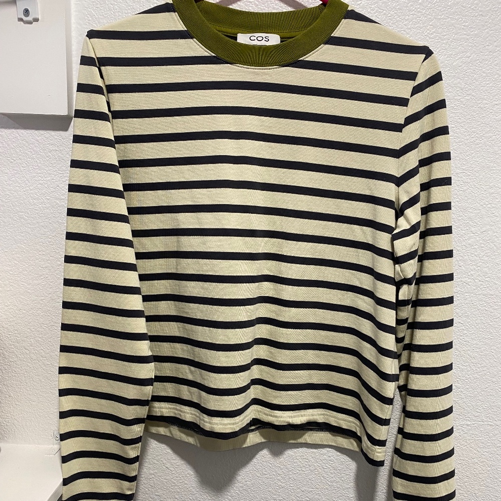 Cos long sleeve boxy tee, size M but shrunk in wash, never worn